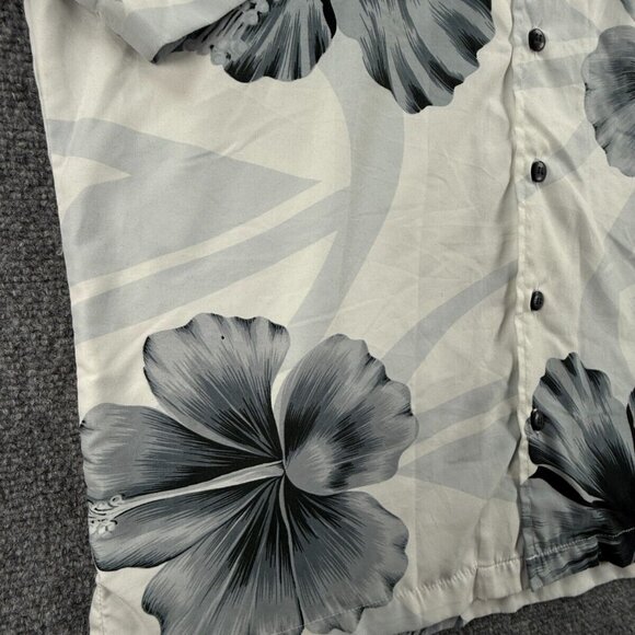 Quiksilver AOP Floral Gray White Button Up Shirt Short Sleeve Men Skate Surf SML - Picture 12 of 16